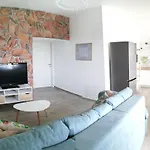 Appartamento Tinjarosa Mundanije