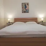Appartamento Tinjarosa Mundanije