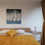 Tinjarosa Appartamento Mundanije