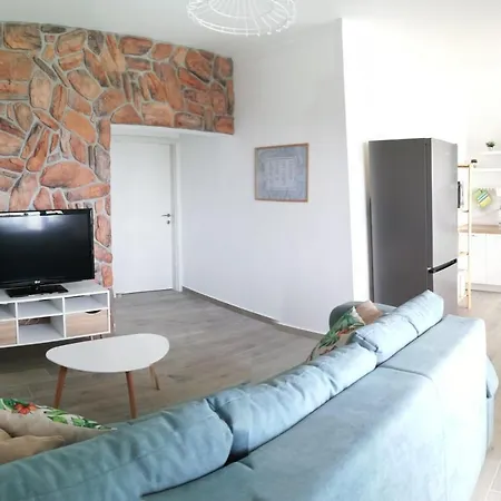 Apartman Tinjarosa Mundanije