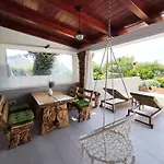 Apartament Tinjarosa *