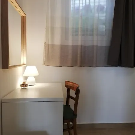 Tinjarosa Mundanije