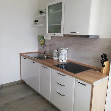 Tinjarosa Apartmán Mundanije