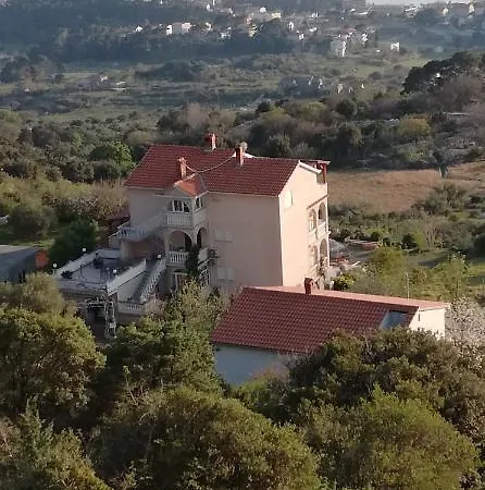 Tinjarosa Apartmán