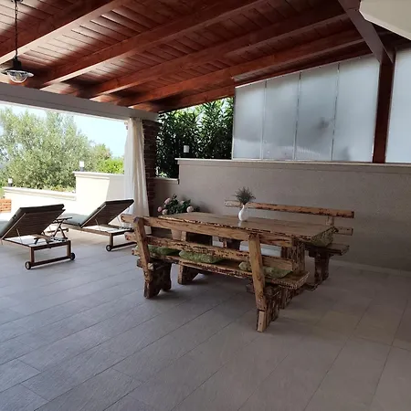 Tinjarosa Apartmán