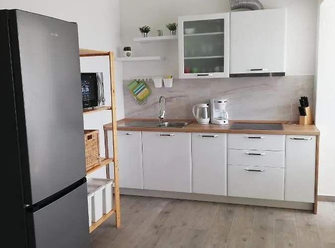 Apartment Tinjarosa Mundanije