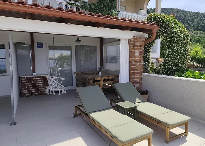 Apartment Tinjarosa Mundanije