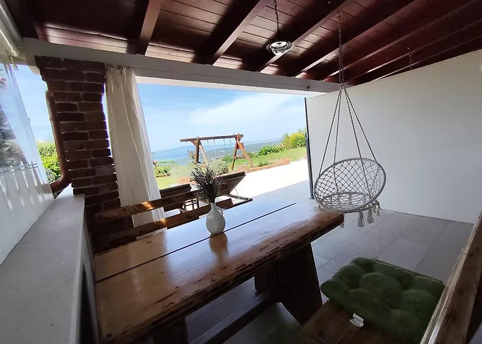 Tinjarosa Apartment Mundanije